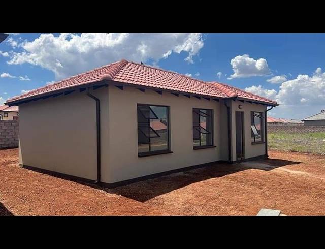2 BEDROOM HOUSE FOR SALE IN CRYSTAL PARK
